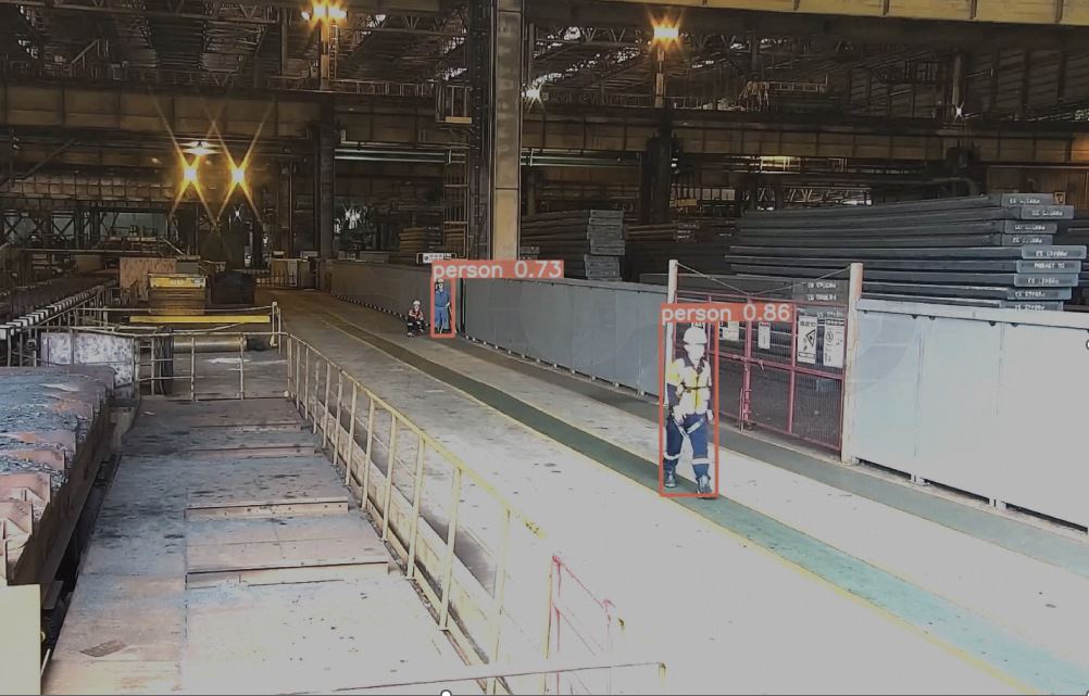 AI 객체 인식 기반 안전 시스템 — 작업 구역 내 사람 감지 시 설비 자동 정지